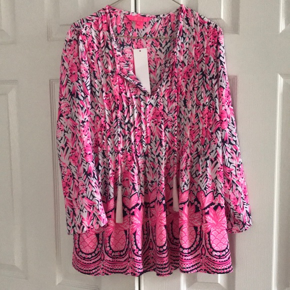 Lilly Pulitzer Tops - NWT Lilly Pulitzer tunic top size medium